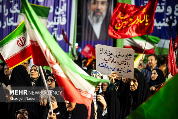 بزرگداشت شهدای دانش‌آموز در میدان بزرگمهر<a href='https://sayeb.ir/tag/%d8%a7%d8%b5%d9%81%d9%87%d8%a7%d9%86'></div>اصفهان</a>