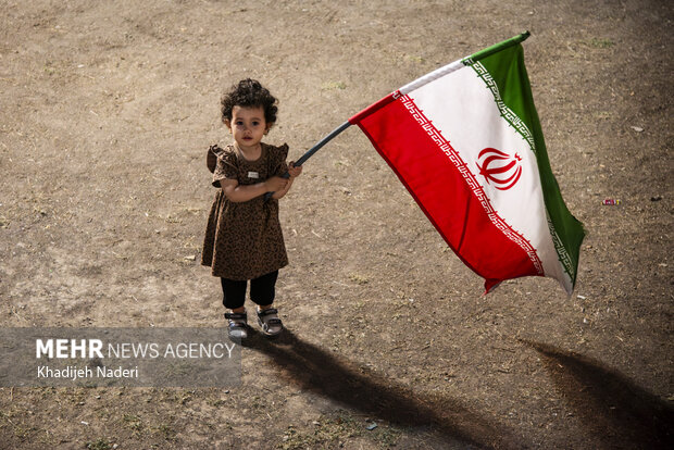 بزرگداشت شهدای دانش‌آموز در میدان بزرگمهر<a href='https://sayeb.ir/tag/%d8%a7%d8%b5%d9%81%d9%87%d8%a7%d9%86'></div>اصفهان</a>