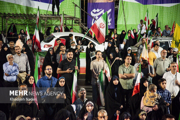 بزرگداشت شهدای دانش‌آموز در میدان بزرگمهر<a href='https://sayeb.ir/tag/%d8%a7%d8%b5%d9%81%d9%87%d8%a7%d9%86'></div>اصفهان</a>