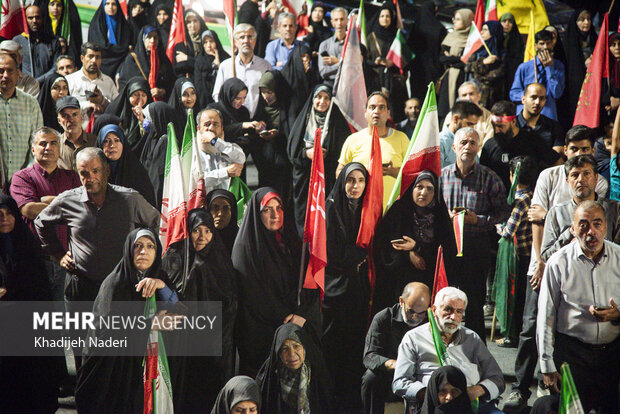 بزرگداشت شهدای دانش‌آموز در میدان بزرگمهر<a href='https://sayeb.ir/tag/%d8%a7%d8%b5%d9%81%d9%87%d8%a7%d9%86'></div>اصفهان</a>