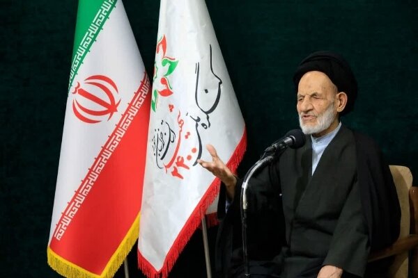آیت‌الله عبادی: نیروهای مسلح حافظ امنیت و بقای آزادی هستند