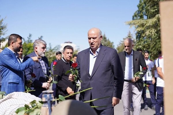 تجدید میثاق ملی پوشان فوتبال با شهدای جنگ تحمیلی