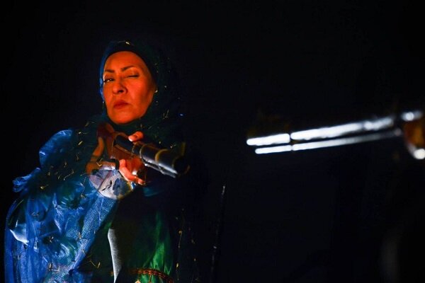 گزارش ویژه: «زن، اسب، تفنگ»؛ بی‌بی مریم بختیاری از تاریخ به صحنه تئاتر می‌آید | مهر - کد 21d7