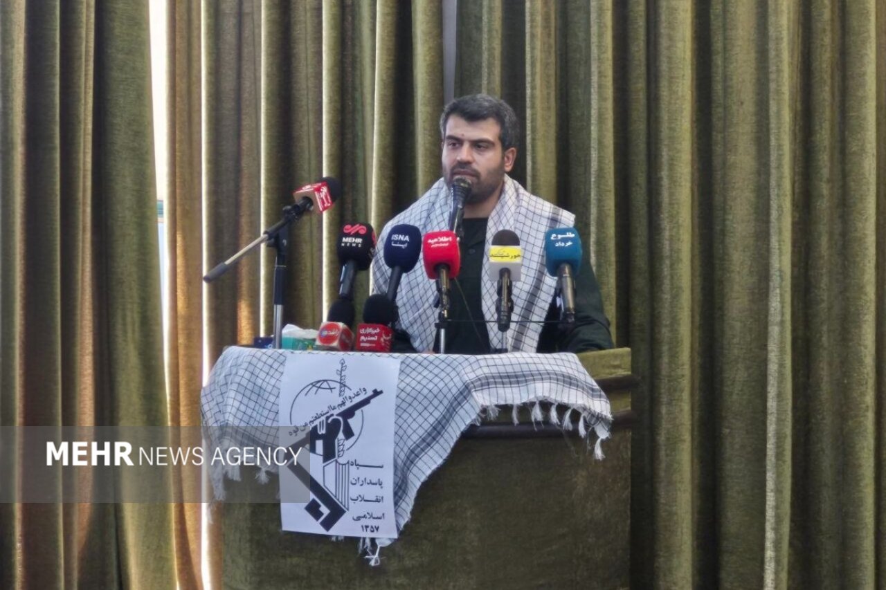 فرمانده سپاه قرچک: ملت ایران امروز نیز در برابر تهدیدات ایستاده است