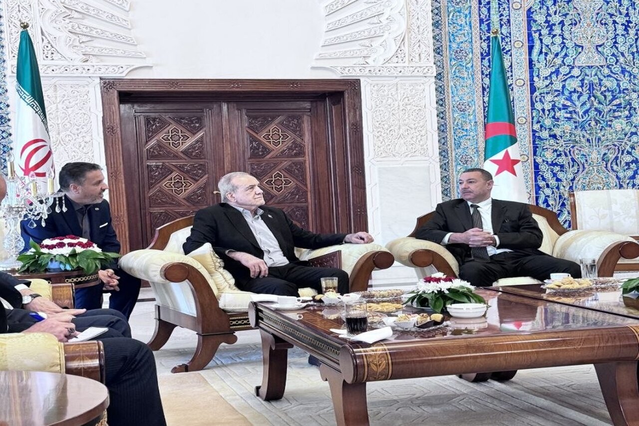 استقبال وزیر کشور الجزایر از پزشکیان