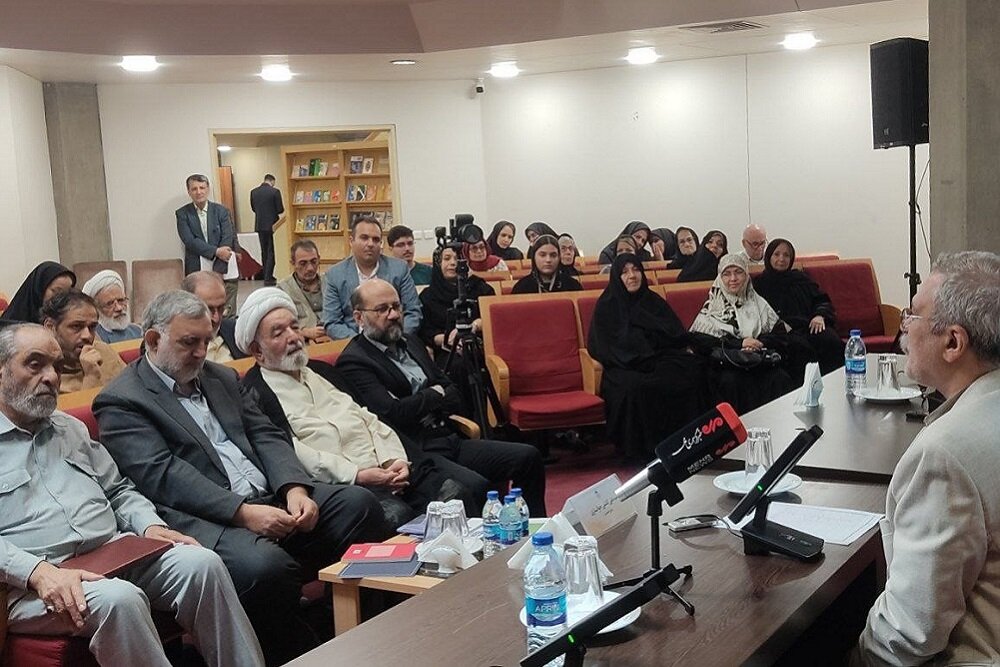محمود حکیمی، نویسندهای که ادبیات دینی کودک را جدی کرد محمود حکیمی، نویسندهای که ادبیات دینی کودک را جدی کرد