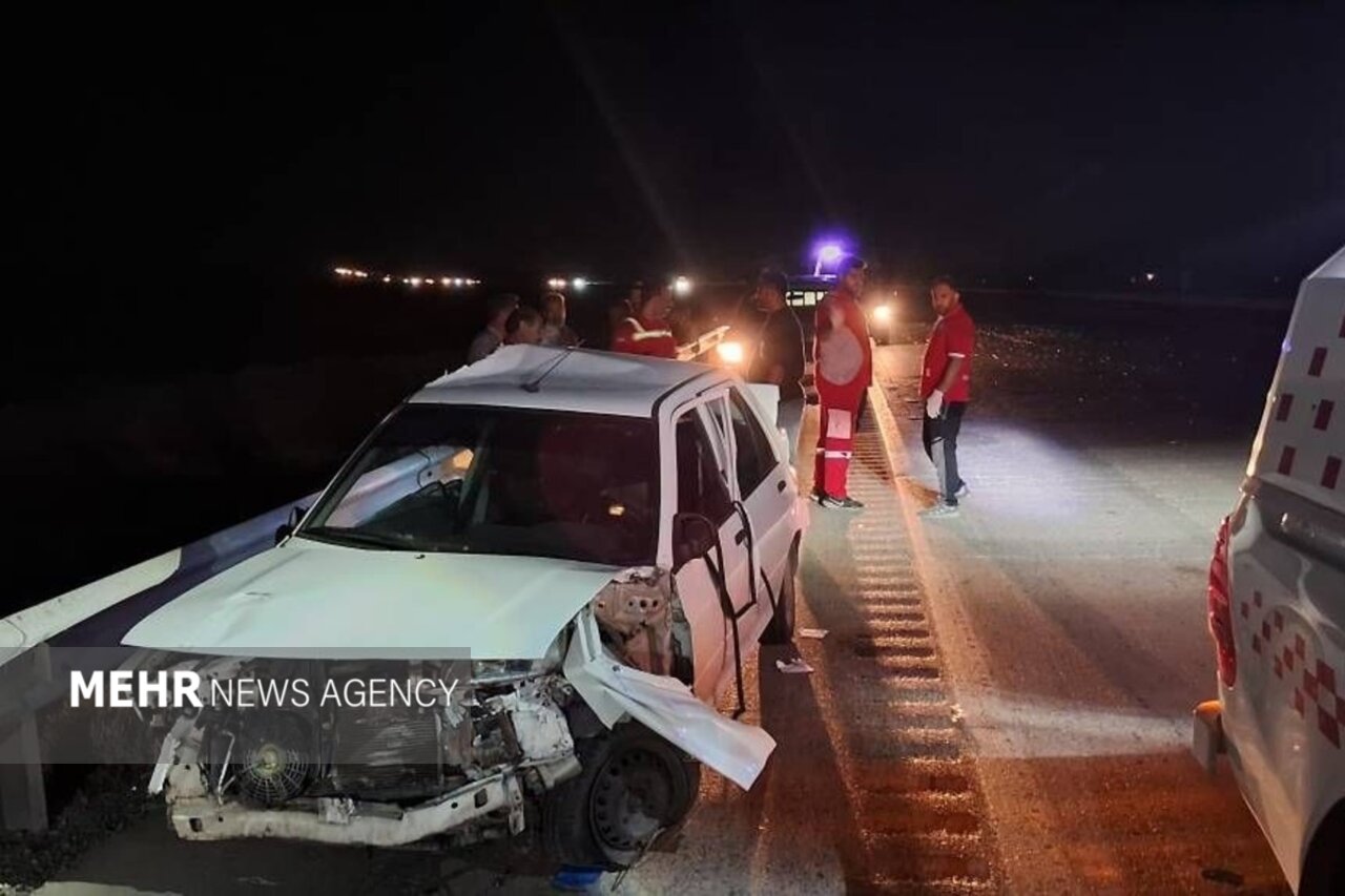 ۳ سرنشین پراید در برخورد با تریلر حمل گاز مایع مصدوم شدند