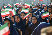 طنین «ای ایران» با اجرای ابوذر بیوکافی در مدرسه شاهد رشت