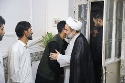 دیدار نماینده ولی‌فقیه سیستان و بلوچستان با خانواده شهید مولوی گرگیج