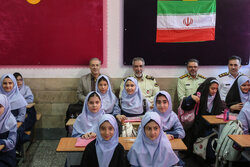 آغاز سال تحصیلی با حضور فرمانده انتظامی تهران بزرگ