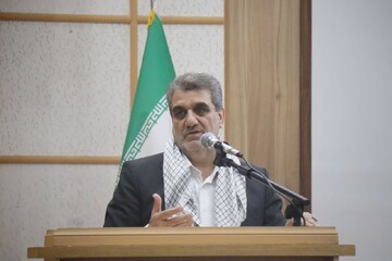 تبیین دستاوردهای انقلاب و دفاع مقدس با گفتگو و اقناع همراه شود