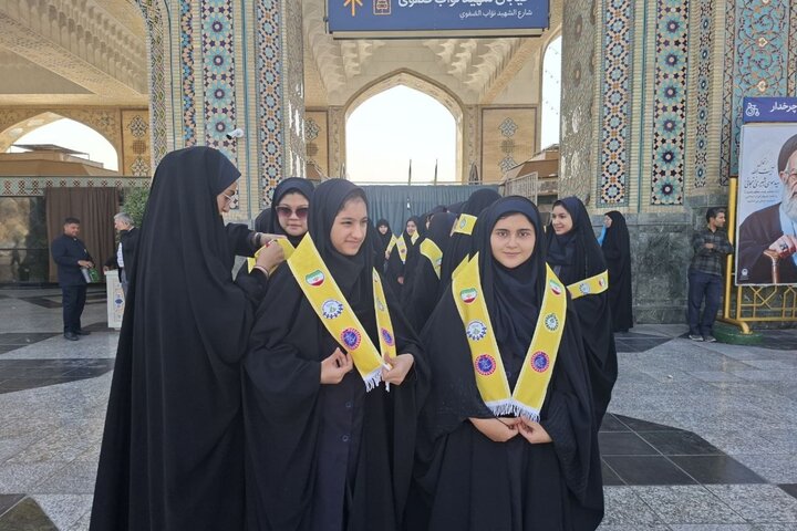 حضور پرشور و نشاط دانش آموزان در حرم امام رضا(ع)