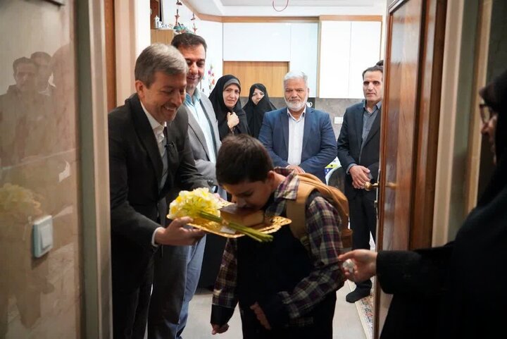 تجدیدمیثاق باشهدای مقاومت در آغاز سال تحصیلی با حضور درمنزل شهیدعلیپور
