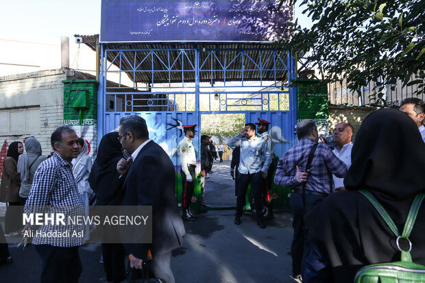 مراسم آغاز سال تحصیلی جدید با حضور فرمانده انتظامی تهران بزرگ