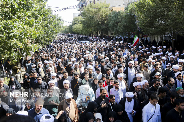 تشییع پیکر آیت‌الله شبیری زنجانی در قم