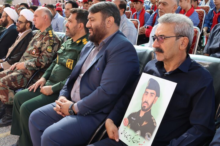 زنگ «مهر و ایثار» در مدارس لرستان نواخته شد