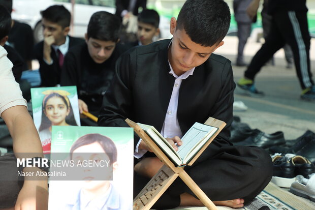اقامه نخستین نماز سال تحصیلی جدید در سنندج
