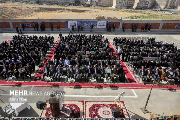 جشن <a href='https://sayeb.ir/tag/%d8%a2%d8%ba%d8%a7%d8%b2-%d8%b3%d8%a7%d9%84-%d8%aa%d8%ad%d8%b5%db%8c%d9%84%db%8c'></div>آغاز سال تحصیلی</a> ۱۴۰۵ در <a href='https://sayeb.ir/tag/%d8%aa%d8%a8%d8%b1%db%8c%d8%b2'>تبریز</a>