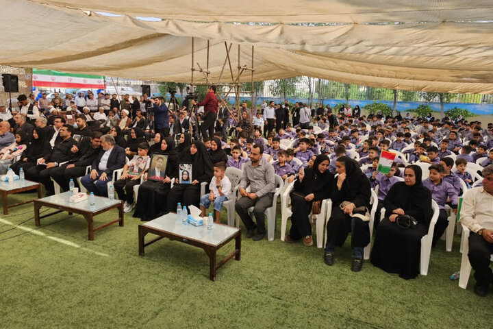 «ایلیا» به مدرسه برگشت؛ آغاز سال تحصیلی در لامرد «ایلیا» به مدرسه برگشت؛ آغاز سال تحصیلی در لامرد
