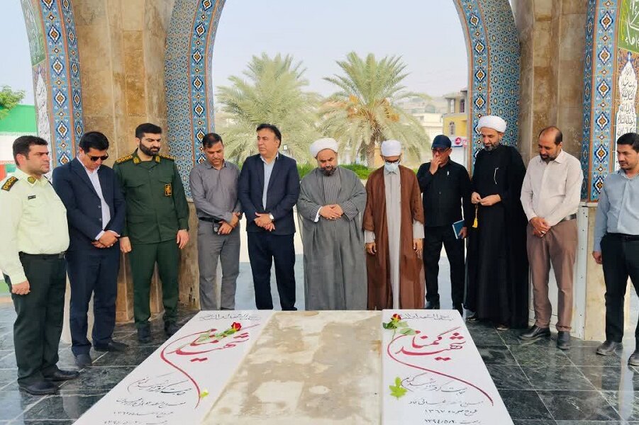 بررسی جامع: امام جمعه اهل سنت سیراف: هفته دفاع مقدس نماد وحدت و اقتدار ملت است | مهر - کد b91d