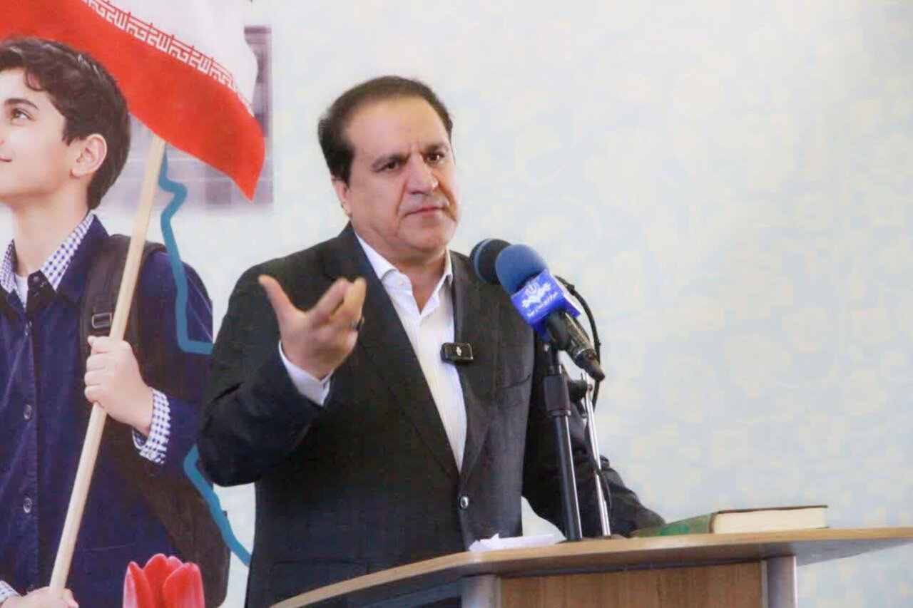 دشمن با استفاده از فضای مجازی به‌دنبال انحراف فکری نسل جوان است