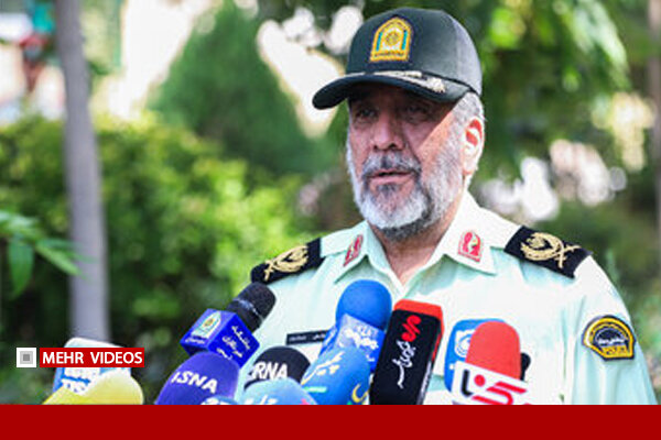 یادگاری سردار محمدیان برای دانشآموزان شهید میناب یادگاری سردار محمدیان برای دانشآموزان شهید میناب