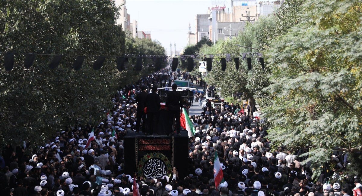 تشييع جثمان آية الله شبيري زنجاني