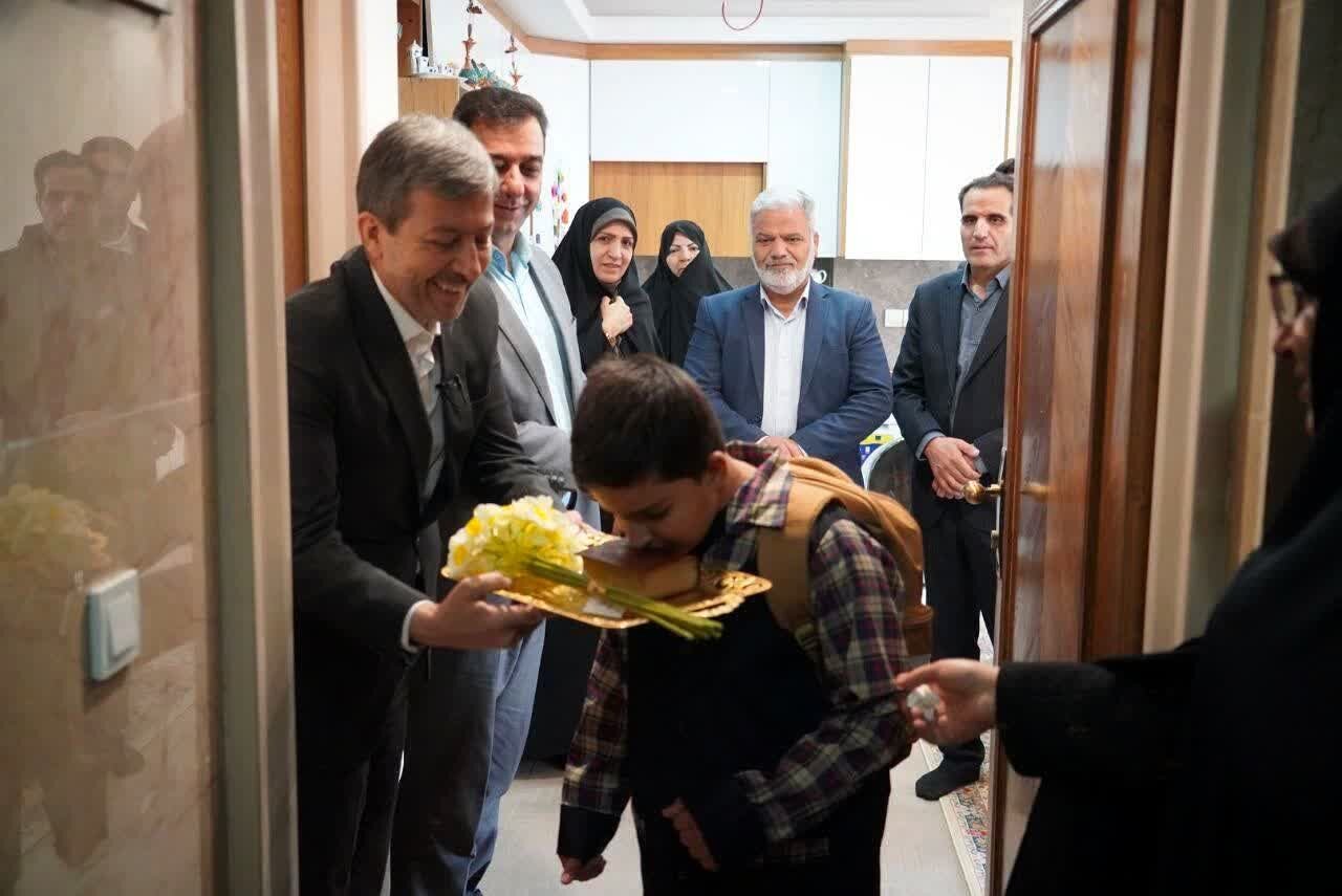 تجدیدمیثاق باشهدای مقاومت در آغاز سال تحصیلی با حضور درمنزل شهیدعلیپور