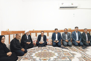 دیدار استاندار با خانواده‌های معظم شهدای جنگ رمضان در دره شهر ایلام