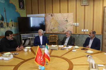 استاندار قم و سرکنسول ایران در کربلا گسترش همکاری‌ها را بررسی کردند