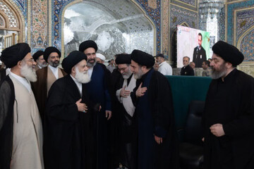محفل بزرگداشت آیت‌الله‌العظمی سید موسی شبیری زنجانی(ره) در حرم رضوی