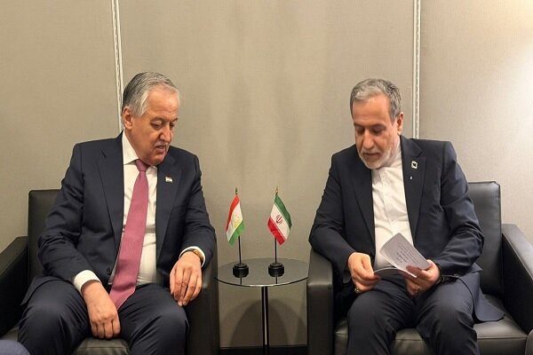 Araghchi meets his Tajik counterpart in New York
