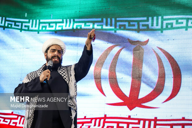 مراسم روز ملی <a href='https://sayeb.ir/tag/%d9%be%d8%b1%da%86%d9%85'></div>پرچم</a> در <a href='https://sayeb.ir/tag/%db%8c%d8%b2%d8%af'>یزد</a>