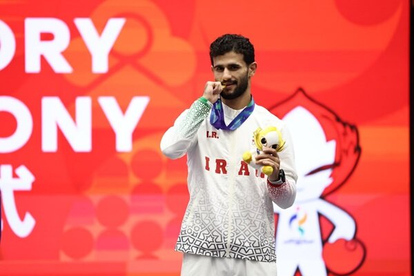 دختران ایران روز را طلایی شروع کردند؛ ووشو و روئینگ مدالها را ربودند