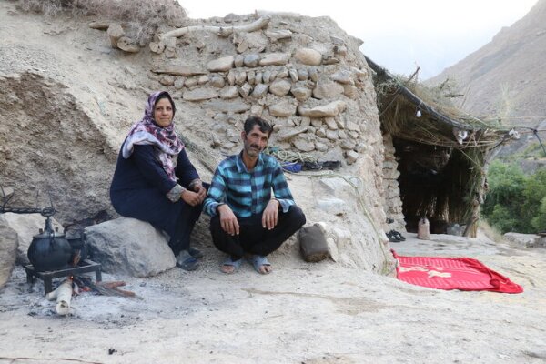 ساکنان کوه جفتان شهداد هیچ راه دسترسی ندارند!