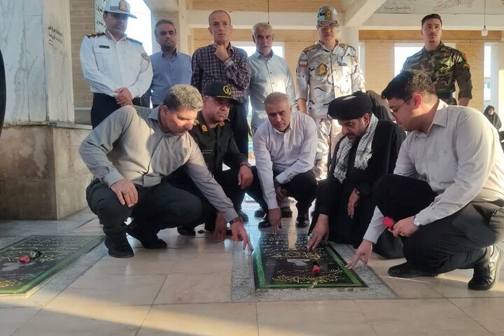 آئین مهمانی لالهها در گناوه برگزار شد