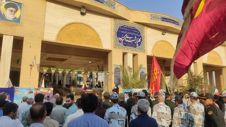 آئین مهمانی لالهها در گناوه برگزار شد