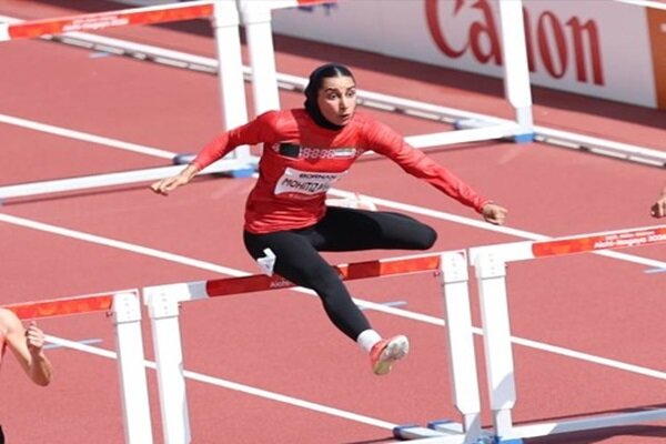 فاطمه محیطی زاده در ۱۰۰ متر با مانع سوم شد