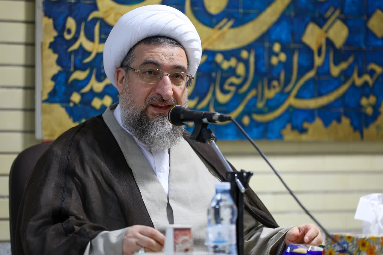 مطهری‌اصل: شهدا باید در قله‌های علم و تهذیب نفس بدرخشند