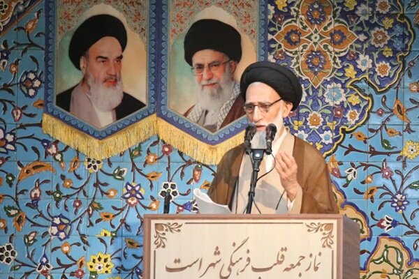 جمهوری اسلامی از منافع ملی خود عقب نشینی نمی‌کند