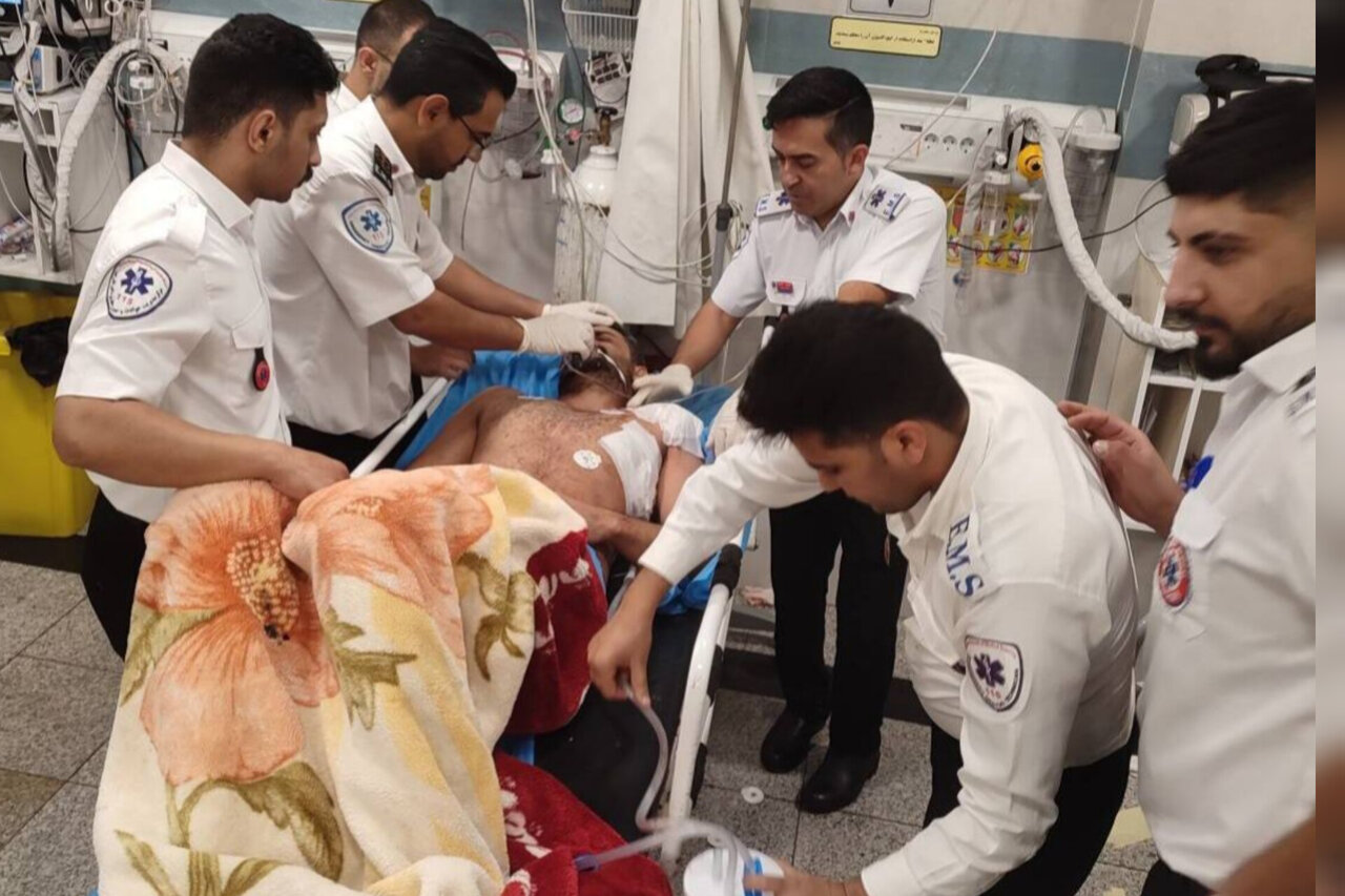 آخرین وضعیت سلامتی ماموران اورژانس شیراز پس از حمله با چاقو به آنان آخرین وضعیت سلامتی ماموران اورژانس شیراز پس از حمله با چاقو به آنان