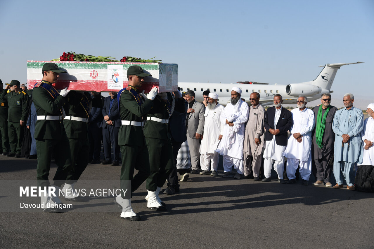 استقبال از پیکر سردار شهید ظریفی در فرودگاه مشهد