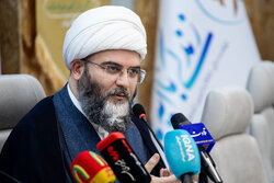 قرآن کو تبلیغی میدان سے نکال کر عملی زندگی میں لانا ہوگا، حجت الاسلام قمی