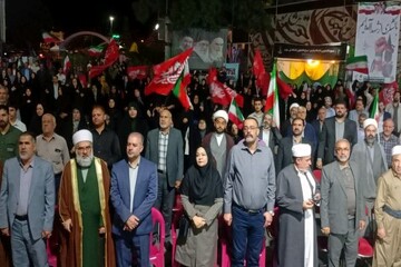 میدان آزادی سنندج صحنه هم‌صدایی مردمی که پای ایران ایستاده‌اند