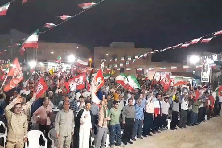 اجتماع حماسی مردم خورموج در شب ۲۰۹