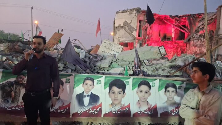 طنین انداز شدن نوای ملکوتی قرآن توسط قاریان در گلزار شهدای میناب