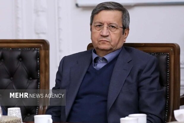 همتی: ۶۵۰ میلیون حساب بانکی را به ۳۰۰ میلیون می‌رسانیم