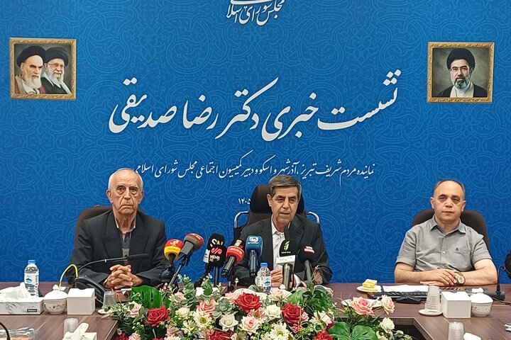 صدیقی: اصحاب رسانه زبان گویای مردم و خط مقدم جنگ شناختی هستند صدیقی: اصحاب رسانه زبان گویای مردم و خط مقدم جنگ شناختی هستند