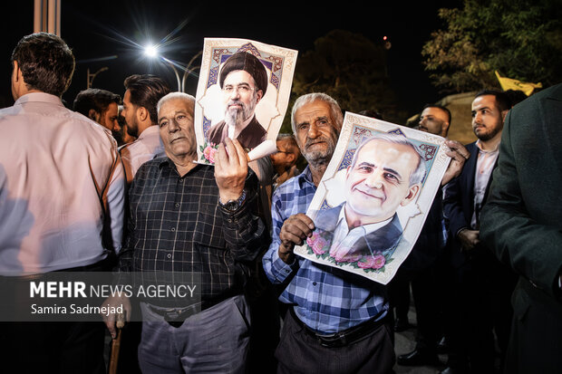 استقبال از بازگشت رییس جمهور از <a href='https://sayeb.ir/tag/%d9%86%db%8c%d9%88%db%8c%d9%88%d8%b1%da%a9'></div>نیویورک</a>