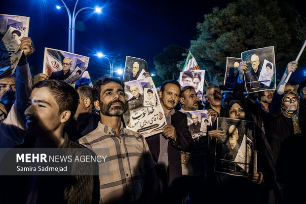 استقبال از بازگشت رییس جمهور از <a href='https://sayeb.ir/tag/%d9%86%db%8c%d9%88%db%8c%d9%88%d8%b1%da%a9'></div>نیویورک</a>